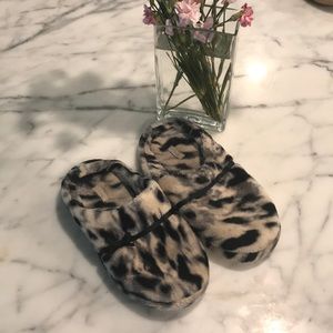 Soma black and white size 9 slippers.